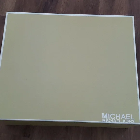 Michael Kors booties - Picture 9 of 9